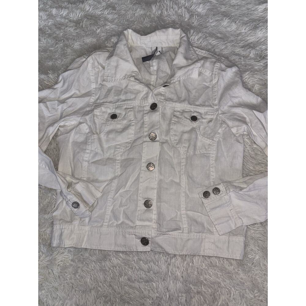 Dream Star women's sz. 40 white 100% linen blazer. Great item, pretty details